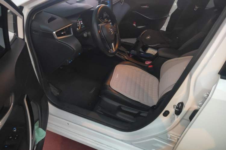 Used Toyota Corolla 2021 Dual-Motor 1.8L E-CVT Elite Edition Driver Seat