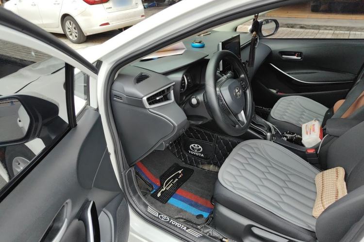 Used Toyota Corolla 2021 Dual-Motor 1.8L E-CVT Elite Edition Driver Seat