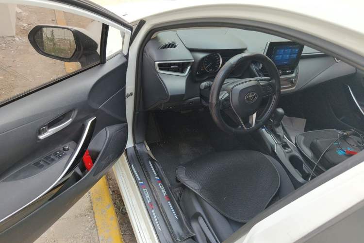 Used Toyota Corolla 2021 Dual-Motor 1.8L E-CVT Elite Edition Driver Seat