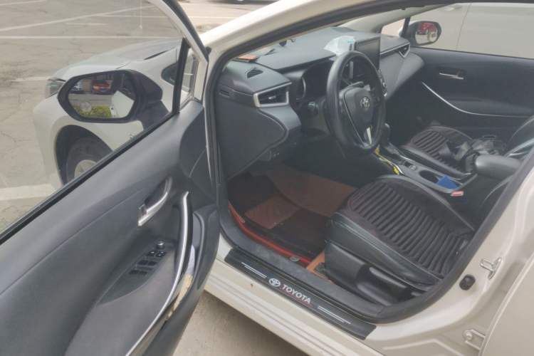 Used Toyota Corolla 2021 Dual-Motor 1.8L E-CVT Elite Edition Driver Seat