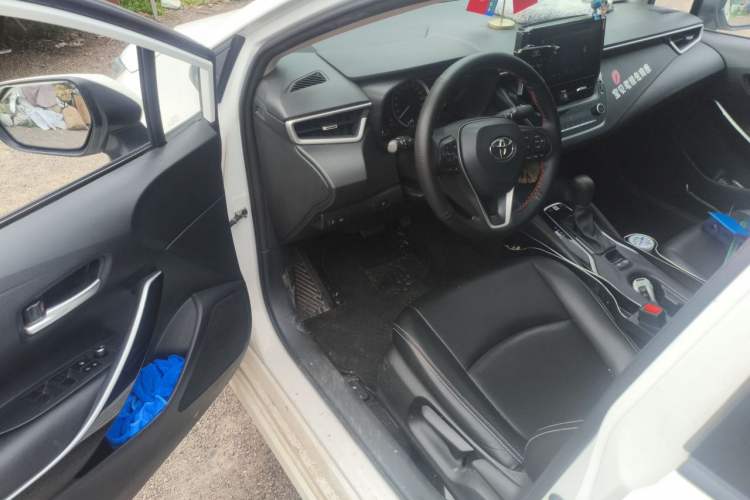 Used Toyota Corolla 2021 Dual-Motor 1.8L E-CVT Elite Edition Driver Seat