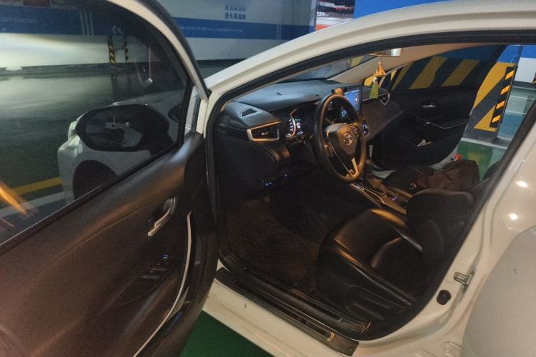Used Toyota Corolla 2021 Dual-Motor 1.8L E-CVT Elite Edition Driver Seat