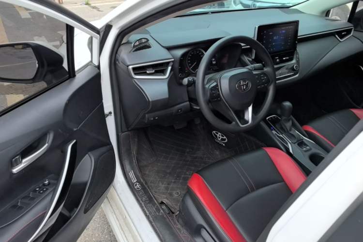 Used Toyota Corolla 2021 Dual-Motor 1.8L E-CVT Elite Edition Driver Seat