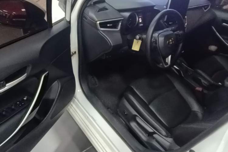 Used Toyota Corolla 2021 Dual-Motor 1.8L E-CVT Elite Edition Driver Seat