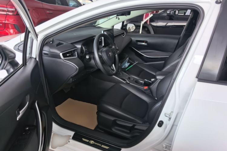 Used Toyota Corolla 2021 Dual-Motor 1.8L E-CVT Elite Edition Driver Seat