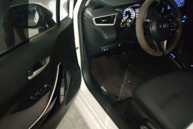 Used Toyota Corolla 2021 Dual-Motor 1.8L E-CVT Elite Edition Driver Seat