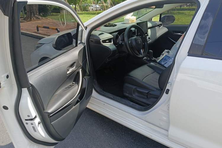 Used Toyota Corolla 2021 Dual-Motor 1.8L E-CVT Elite Edition Driver Seat