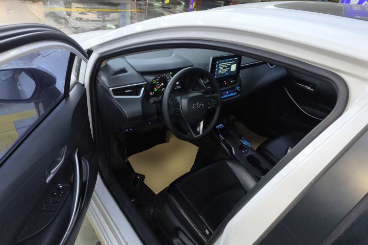 Used Toyota Corolla 2021 Dual-Motor 1.8L E-CVT Elite Edition Driver Seat