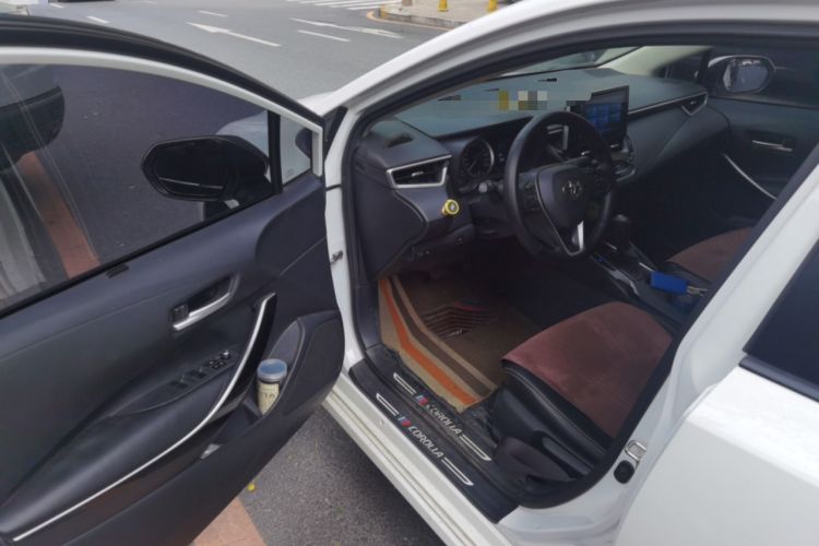 Used Toyota Corolla 2021 Dual-Motor 1.8L E-CVT Elite Edition Driver Seat