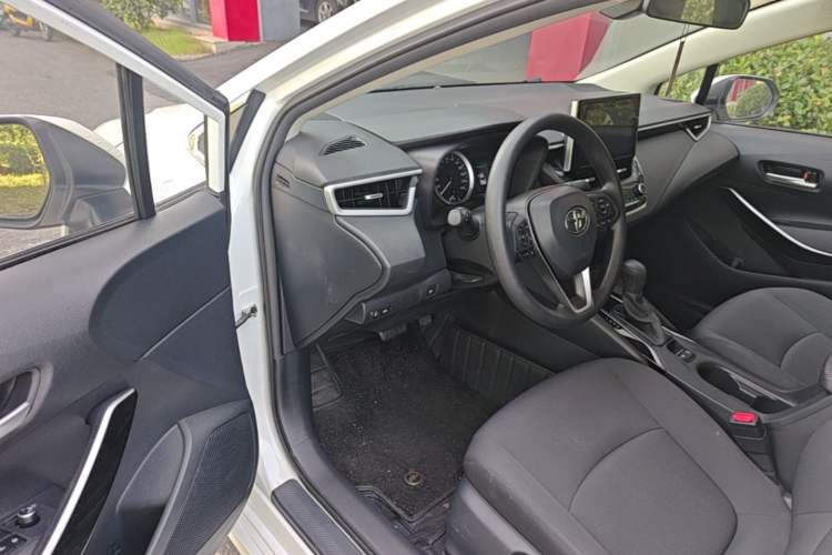 Used Toyota Corolla 2021 Dual-Motor 1.8L E-CVT Elite Edition Driver Seat