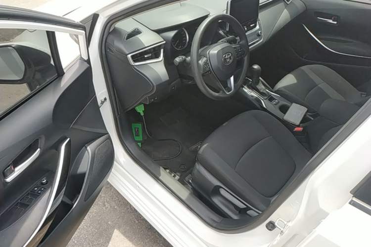 Used Toyota Corolla 2021 Dual-Motor 1.8L E-CVT Elite Edition Driver Seat