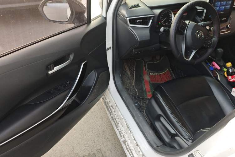Used Toyota Corolla 2021 Dual-Motor 1.8L E-CVT Elite Edition Driver Seat