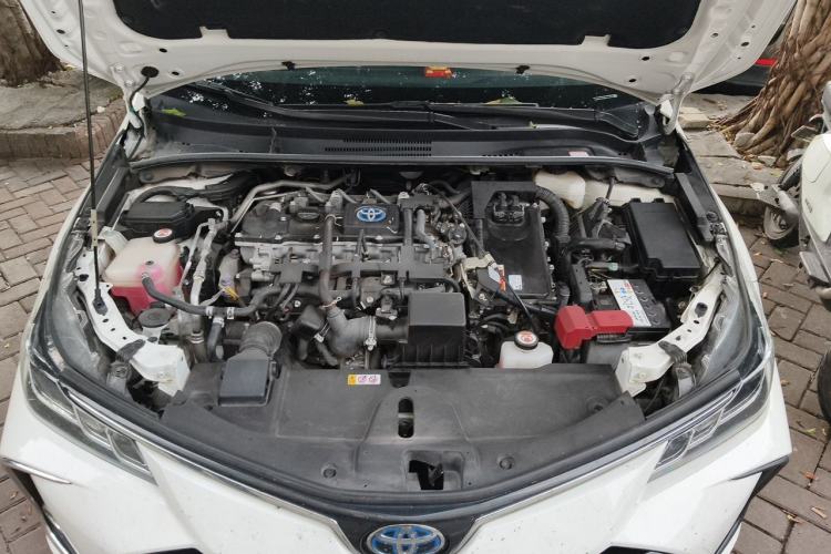 Used Toyota Corolla 2021 Dual-Motor 1.8L E-CVT Elite Edition Engine Bay