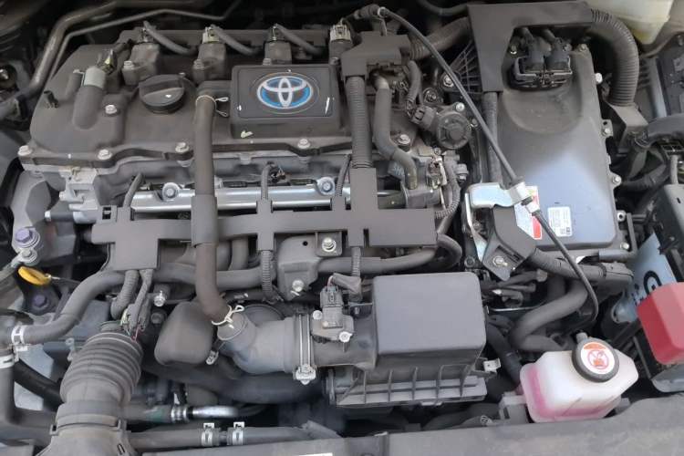 Used Toyota Corolla 2021 Dual-Motor 1.8L E-CVT Elite Edition Engine Bay