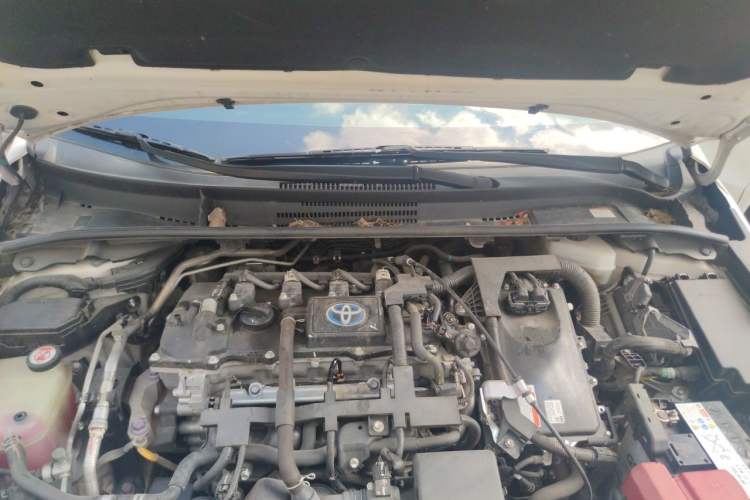 Used Toyota Corolla 2021 Dual-Motor 1.8L E-CVT Elite Edition Engine Bay