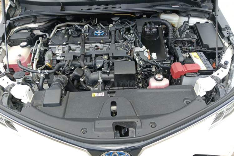 Used Toyota Corolla 2021 Dual-Motor 1.8L E-CVT Elite Edition Engine Bay