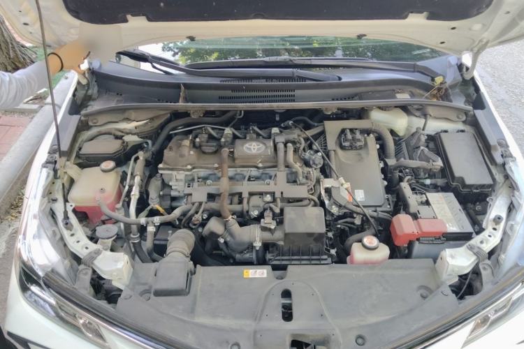 Used Toyota Corolla 2021 Dual-Motor 1.8L E-CVT Elite Edition Engine Bay