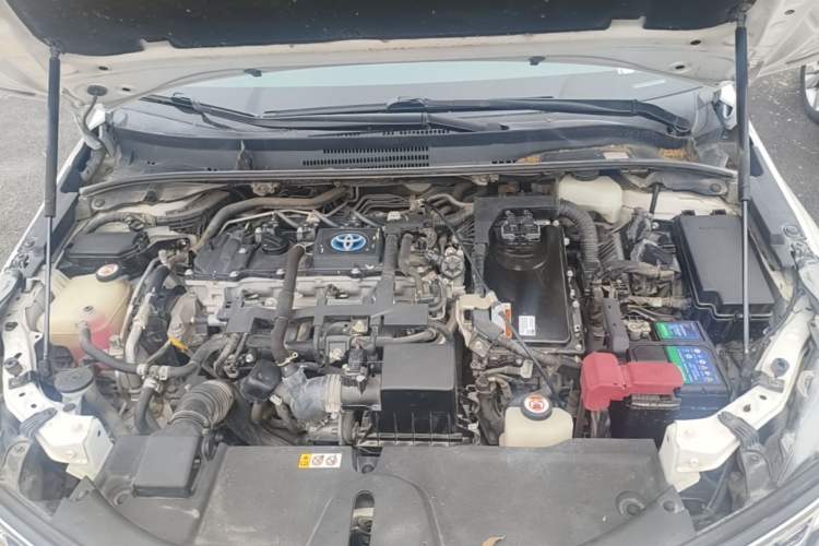 Used Toyota Corolla 2021 Dual-Motor 1.8L E-CVT Elite Edition Engine Bay