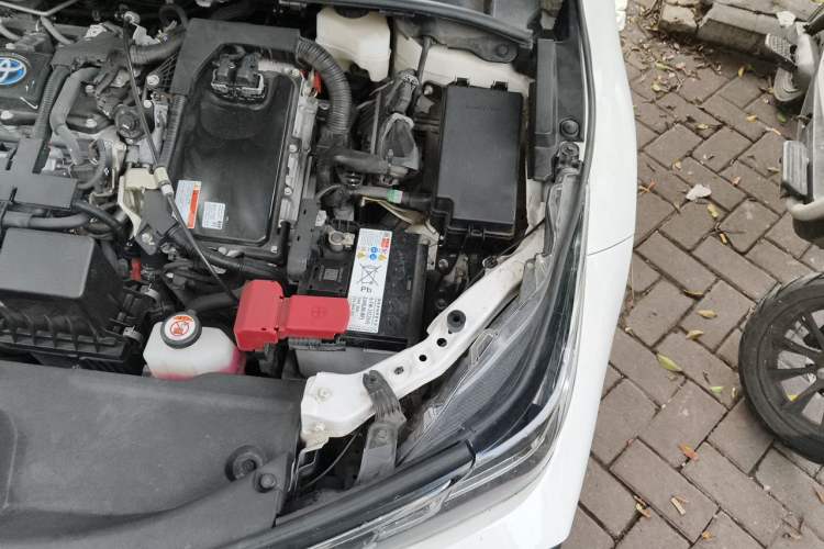 Used Toyota Corolla 2021 Dual-Motor 1.8L E-CVT Elite Edition Engine Bay Left