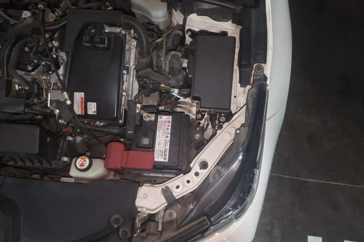 Used Toyota Corolla 2021 Dual-Motor 1.8L E-CVT Elite Edition Engine Bay Left