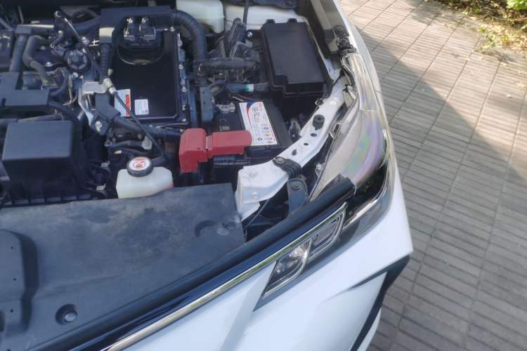 Used Toyota Corolla 2021 Dual-Motor 1.8L E-CVT Elite Edition Engine Bay Left