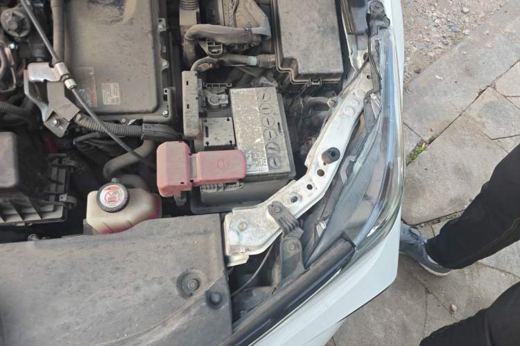Used Toyota Corolla 2021 Dual-Motor 1.8L E-CVT Elite Edition Engine Bay Left
