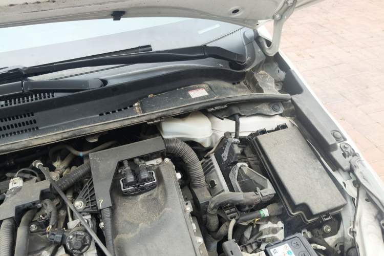 Used Toyota Corolla 2021 Dual-Motor 1.8L E-CVT Elite Edition Engine Bay Left