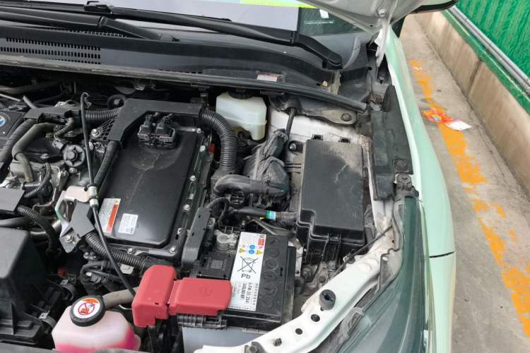 Used Toyota Corolla 2021 Dual-Motor 1.8L E-CVT Elite Edition Engine Bay Left
