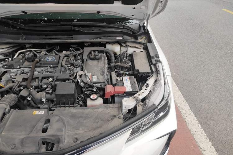 Used Toyota Corolla 2021 Dual-Motor 1.8L E-CVT Elite Edition Engine Bay Left