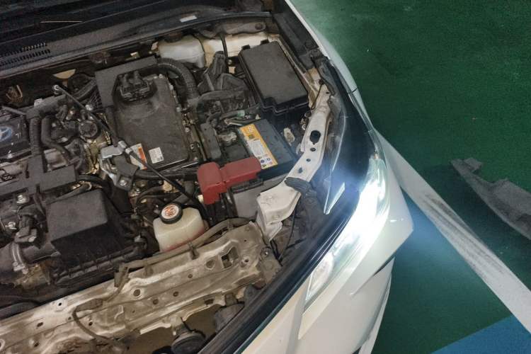 Used Toyota Corolla 2021 Dual-Motor 1.8L E-CVT Elite Edition Engine Bay Left