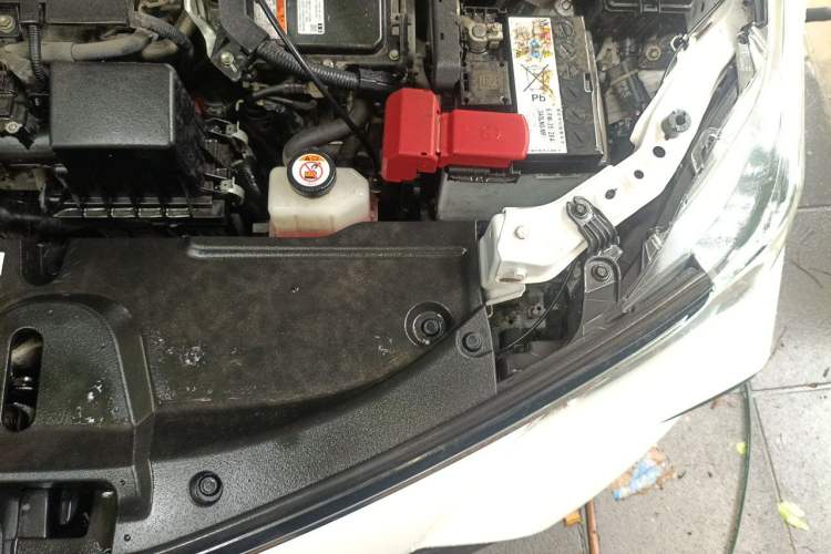 Used Toyota Corolla 2021 Dual-Engine 1.8L E-CVT Pioneer Edition Engine Bay Left