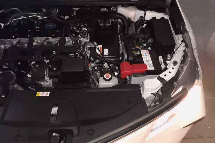 Used Toyota Corolla 2021 Dual-Motor 1.8L E-CVT Elite Edition Engine Bay Left