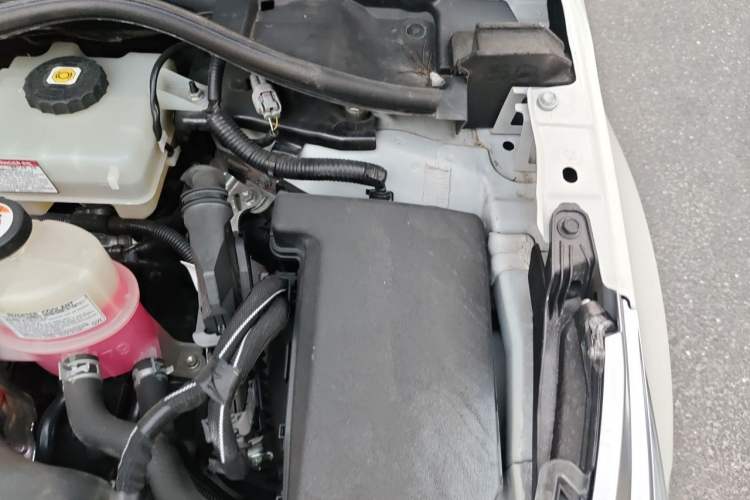 Used Toyota Corolla 2021 Dual-Motor 1.8L E-CVT Elite Edition Engine Bay Left