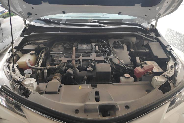 Used Toyota Corolla 2021 Dual-Motor 1.8L E-CVT Elite Edition Engine Bay