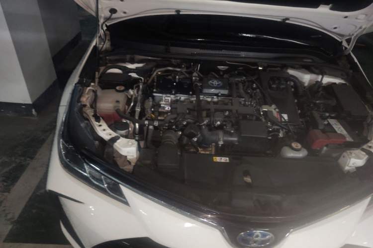 Used Toyota Corolla 2021 Dual-Motor 1.8L E-CVT Elite Edition Engine Bay Right
