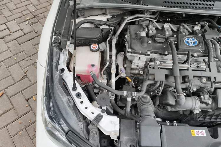 Used Toyota Corolla 2021 Dual-Motor 1.8L E-CVT Elite Edition Engine Bay Right