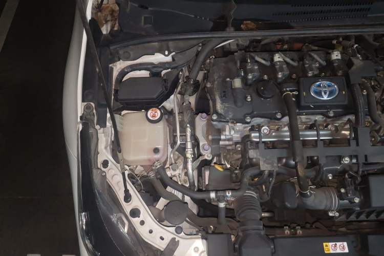 Used Toyota Corolla 2021 Dual-Motor 1.8L E-CVT Elite Edition Engine Bay Right