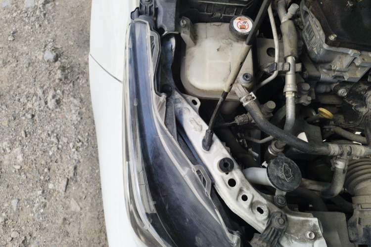 Used Toyota Corolla 2021 Dual-Engine 1.8L E-CVT Pioneer Edition Engine Bay Right
