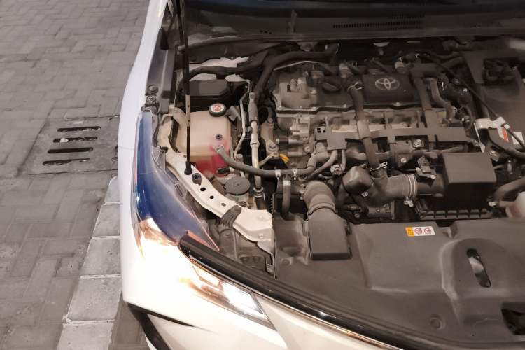 Used Toyota Corolla 2021 Dual-Motor 1.8L E-CVT Elite Edition Engine Bay Right