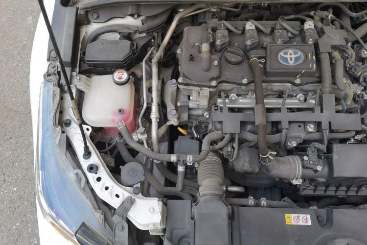 Used Toyota Corolla 2021 Dual-Motor 1.8L E-CVT Elite Edition Engine Bay Right