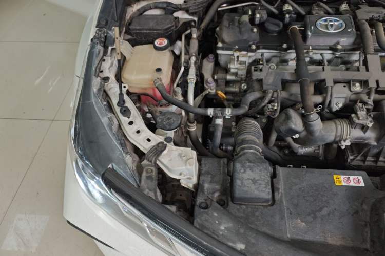 Used Toyota Corolla 2021 Dual-Motor 1.8L E-CVT Elite Edition Engine Bay Right