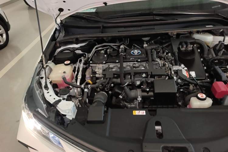 Used Toyota Corolla 2021 Dual-Engine 1.8L E-CVT Pioneer Edition Engine Bay Right