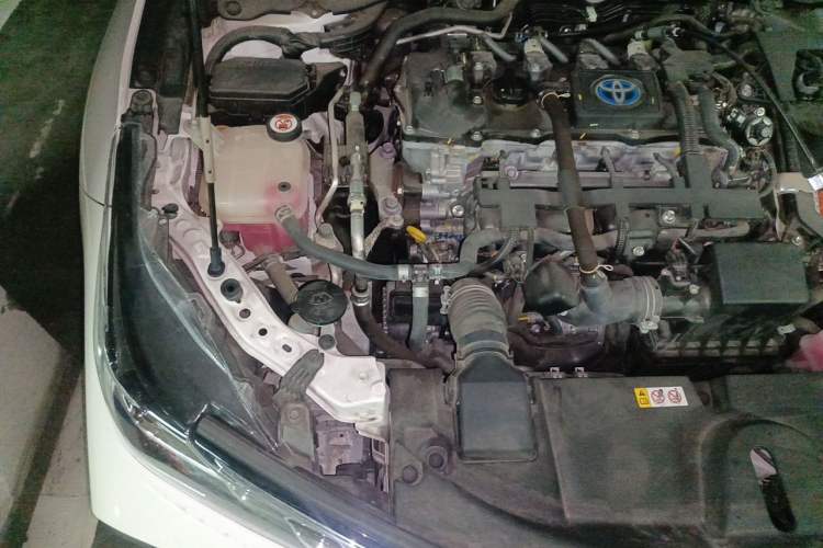 Used Toyota Corolla 2021 Dual-Motor 1.8L E-CVT Elite Edition Engine Bay Right