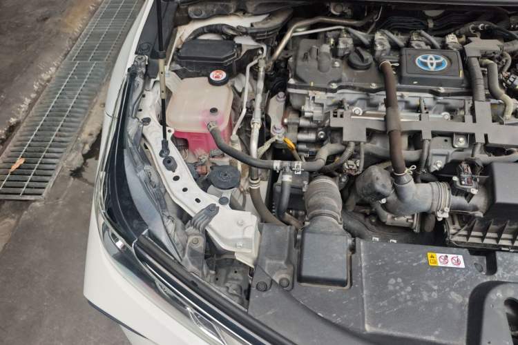 Used Toyota Corolla 2021 Dual-Motor 1.8L E-CVT Elite Edition Engine Bay Right