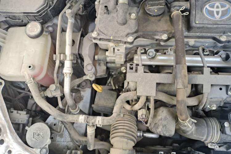 Used Toyota Corolla 2021 Dual-Motor 1.8L E-CVT Elite Edition Engine Bay Right