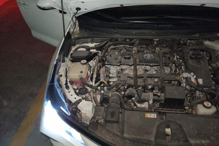 Used Toyota Corolla 2021 Dual-Motor 1.8L E-CVT Elite Edition Engine Bay Right