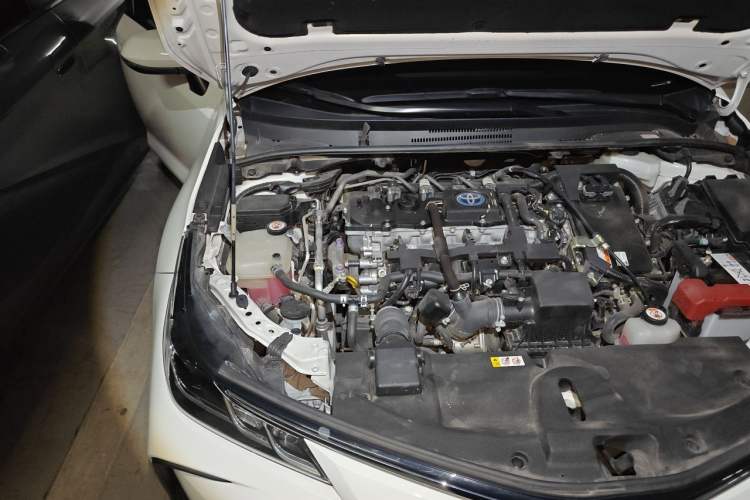Used Toyota Corolla 2021 Dual-Motor 1.8L E-CVT Elite Edition Engine Bay Right
