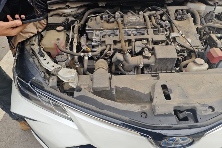 Used Toyota Corolla 2021 Dual-Motor 1.8L E-CVT Elite Edition Engine Bay Right