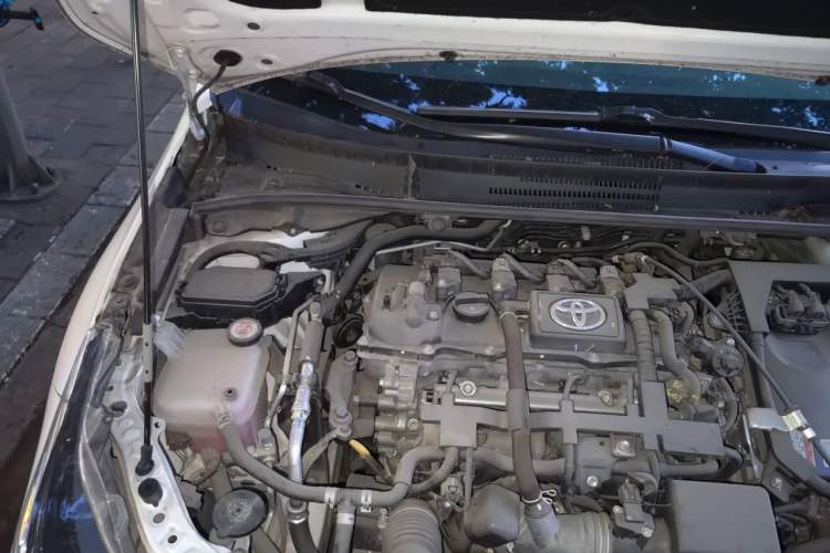 Used Toyota Corolla 2021 Dual-Motor 1.8L E-CVT Elite Edition Engine Bay Right
