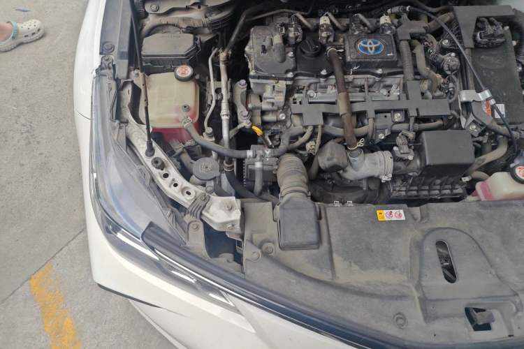 Used Toyota Corolla 2021 Dual-Motor 1.8L E-CVT Elite Edition Engine Bay Right